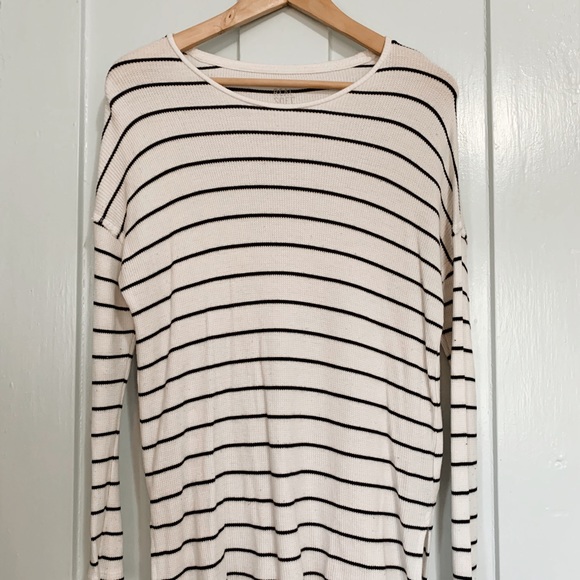 Aerie Women’s “Real Soft” Long-Sleeve Tee - Picture 2 of 3